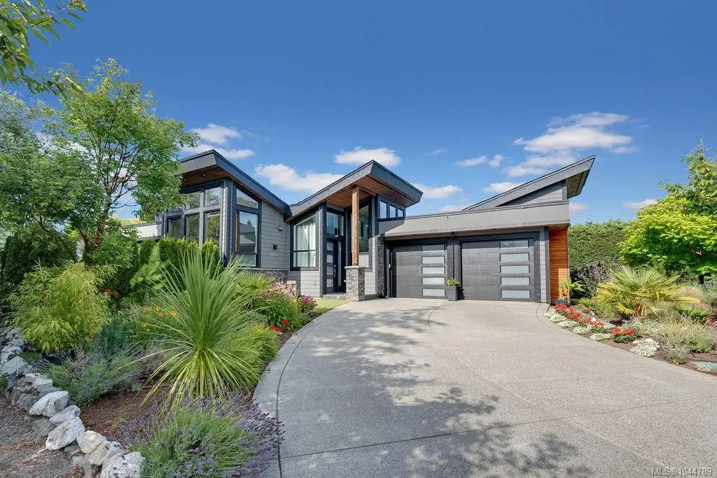 1747 Westlock, Duncan BC V9L 0B8