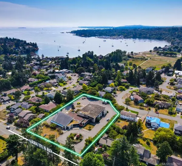 2625 Arbutus Rd, Saanich BC V8N 1W4 - 0 bed, 0.0 bath in Saanich