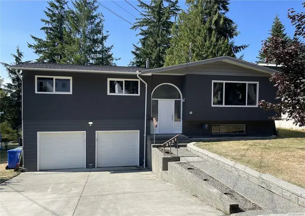3731 Fowlie Cres, Port Alberni BC V9Y 1C6 - 4 bed, 3 bath property for sale in Port Alberni