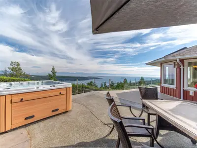 8485 Lisa Lane, Lantzville BC V0R 2H0
