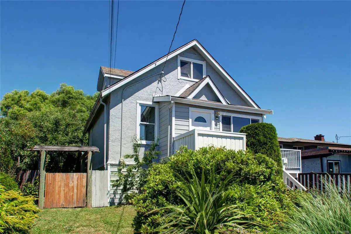 236 Crease Ave, Saanich BC V8Z 1S9
