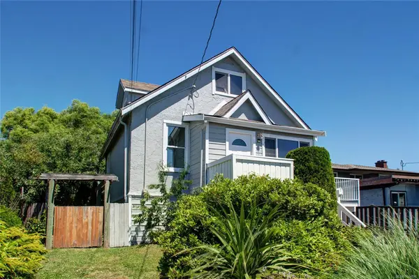 236 Crease Ave, Saanich BC V8Z 1S9 - 3 bed, 2.0 bath in Saanich