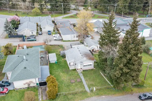 611 First St, Nanaimo BC V9R 1Y8 - 3 bed, 2.0 bath in Nanaimo