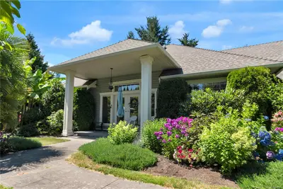 2071 James Edward Pl, Nanaimo BC V9X 1K6
