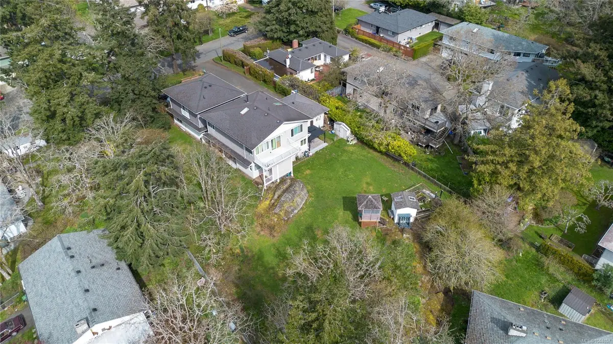 863 Parklands Dr, Esquimalt BC V9A 4L6