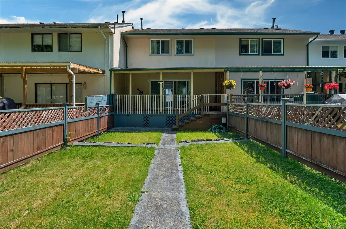 7312 Pine Dr, Port Hardy BC V0N 2P0