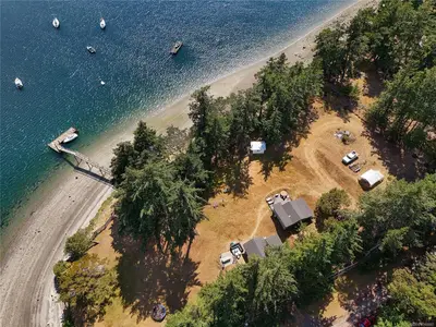 774&776 Steward Dr, Mayne Island BC V0N 2J2