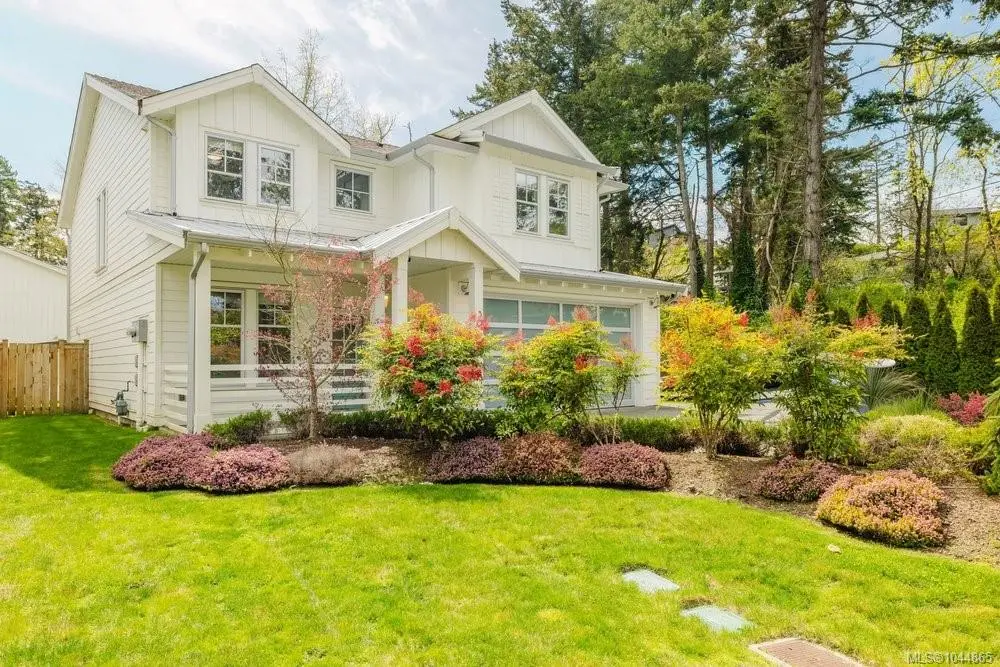 30 Jedburgh Rd, View Royal BC V9B 6N7