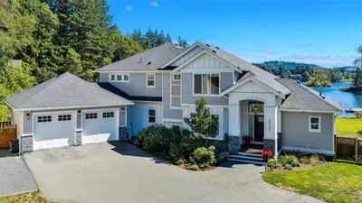 2717 Panda Pl, Langford BC V9B 2Y9