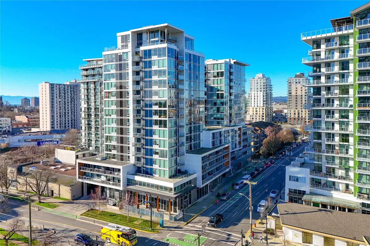989 Johnson St #205, Victoria BC V8V 0E3