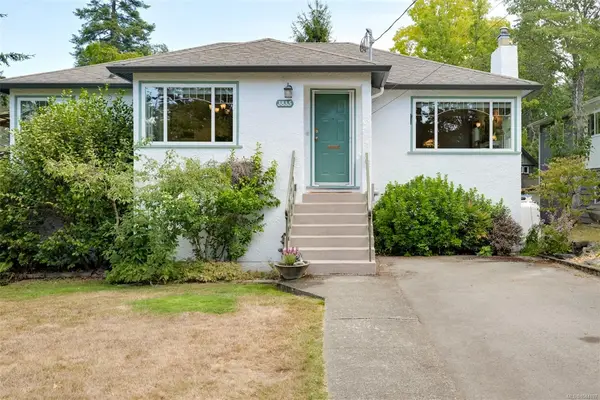 3835 Cumberland Rd, Saanich BC V8P 3S1 - 4 bed, 3.0 bath in Saanich