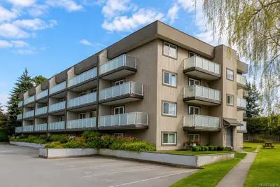 3240 Glasgow Ave #203, Saanich BC V8X 1M2
