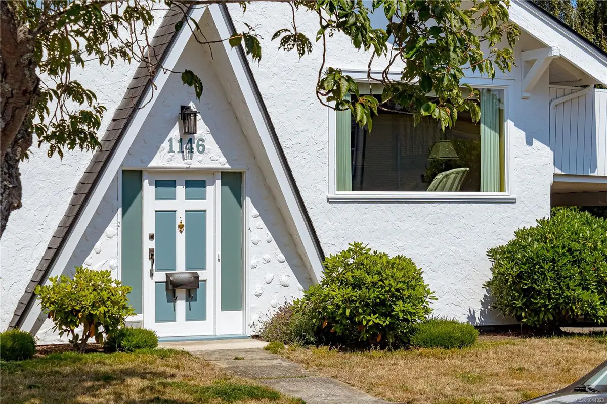 1146 Leonard St, Victoria BC V8V 2S4