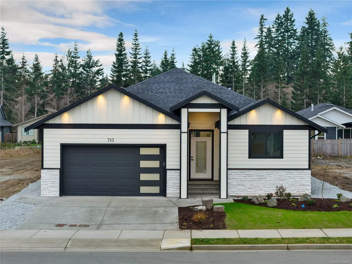 713 Beaver Creek Blvd, Campbell River BC V9W 0B6