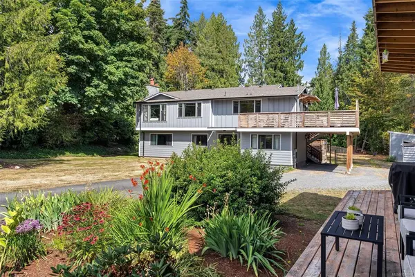 1127 Stuart Cres, Cobble Hill BC V8H 0H2 - 5 bed, 4 bath property for sale in Cobble Hill