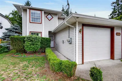 1820 1st St #A, Courtenay BC V9N 6V5