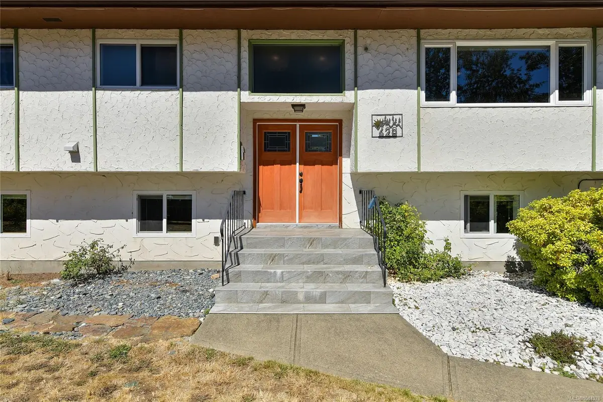628 Mount View Ave, Colwood BC V9B 2B5
