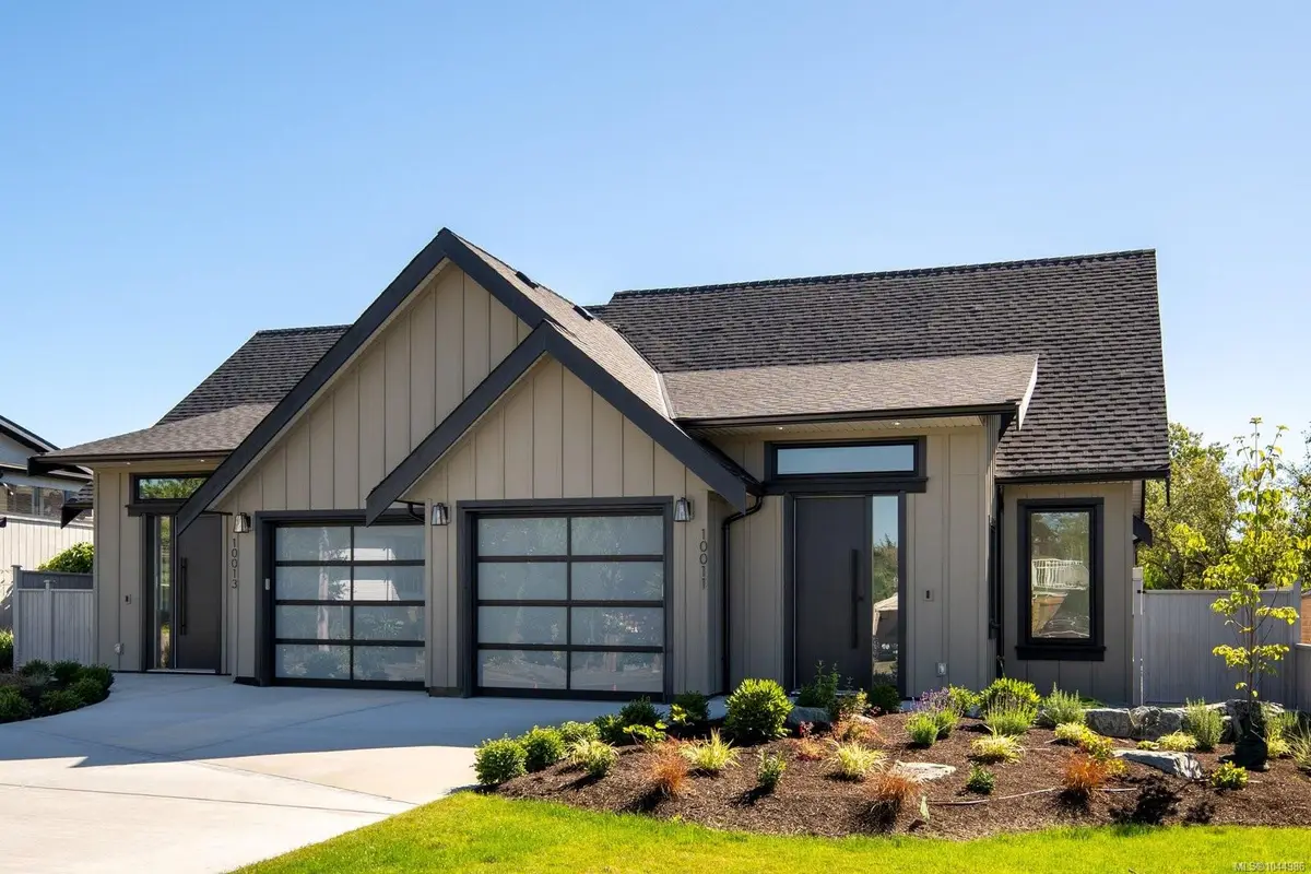 10011 Chicory Pl, Sidney BC V8L 3N6
