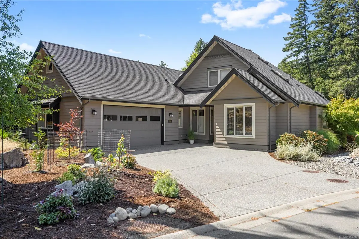 3380 Bradner Cir, Nanoose Bay BC V9P 9H5