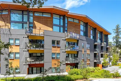 991 McKenzie Ave #312, Saanich BC V8X 0B5