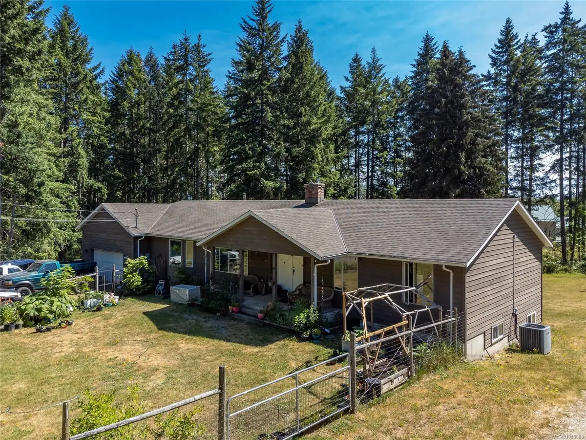 8598 Island Hwy N, Black Creek BC V9N 1H3