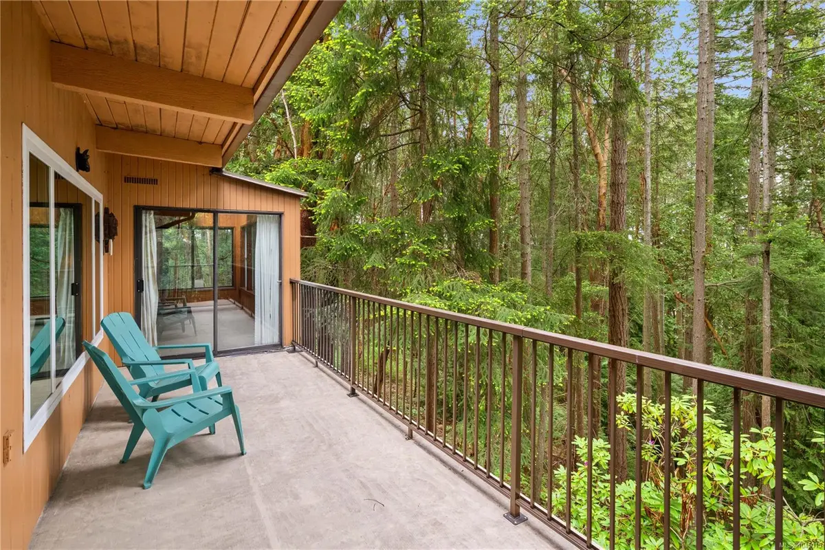 721 Noowick Rd, Mill Bay BC V8H 1B5