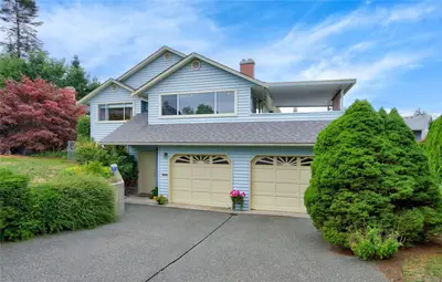 356 Rees Rd, Courtenay BC V9N 6B9