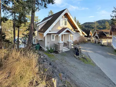 2315 Mackinnon Rd #13A, Pender Island BC V0N 2M0