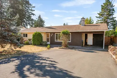 43 Gerald Pl, Parksville BC V9P 1G6