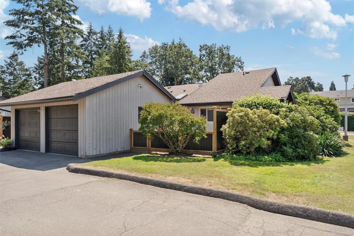 1184 Clarke Rd #4, Central Saanich BC V8N 2C3