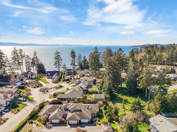 1645 Narissa Rd #108, Sooke BC V9Z 1J3 - 3 bed, 3.0 bath in Sooke