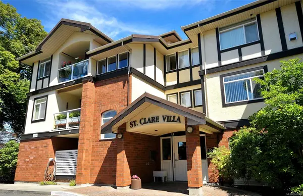 2045 Carrick St #204, Oak Bay BC V8R 2M5 - 1 bed, 1.0 bath in Oak Bay
