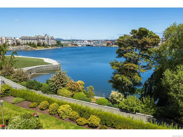 239 Belleville St, Victoria BC V8V 1X1 - 3 bed, 3.0 bath in Victoria