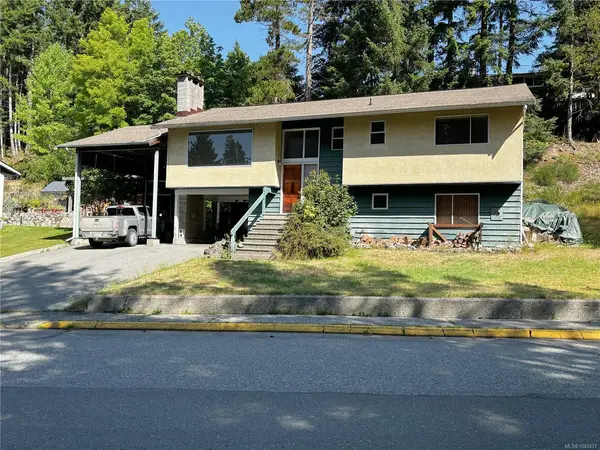 352 Nootka Dr, Gold River BC V0P 1G0 - 3 bed, 1 bath property for sale in Gold River