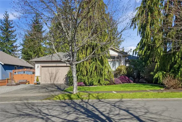 211 Saturna Dr, Qualicum Beach BC V9K 2P5 - 5 bed, 4.0 bath in Qualicum Beach