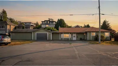 9 Camden Ave, View Royal BC V8Z 1P6