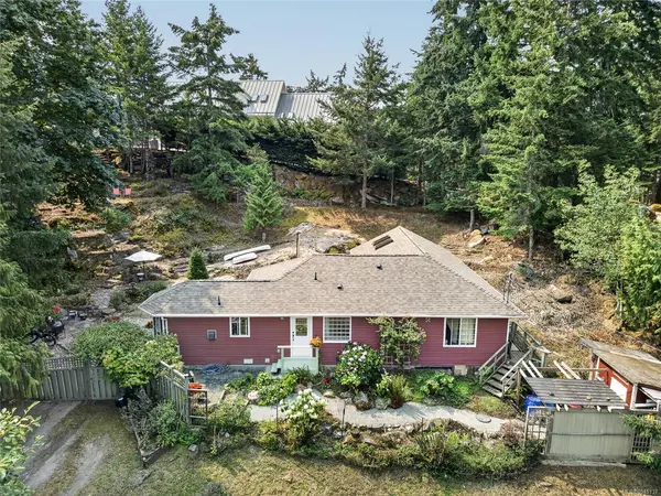 211 Quarry Dr, Salt Spring BC V8K 1J2 - 3 bed, 2 bath property for sale in Salt Spring