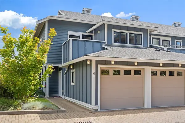 3916 Carey Rd #101, Saanich BC V8Z 4E2 - 3 bed, 3.0 bath in Saanich