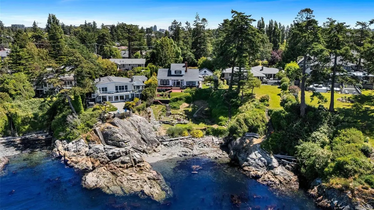 330 Plaskett Pl, Esquimalt BC V9A 6G4