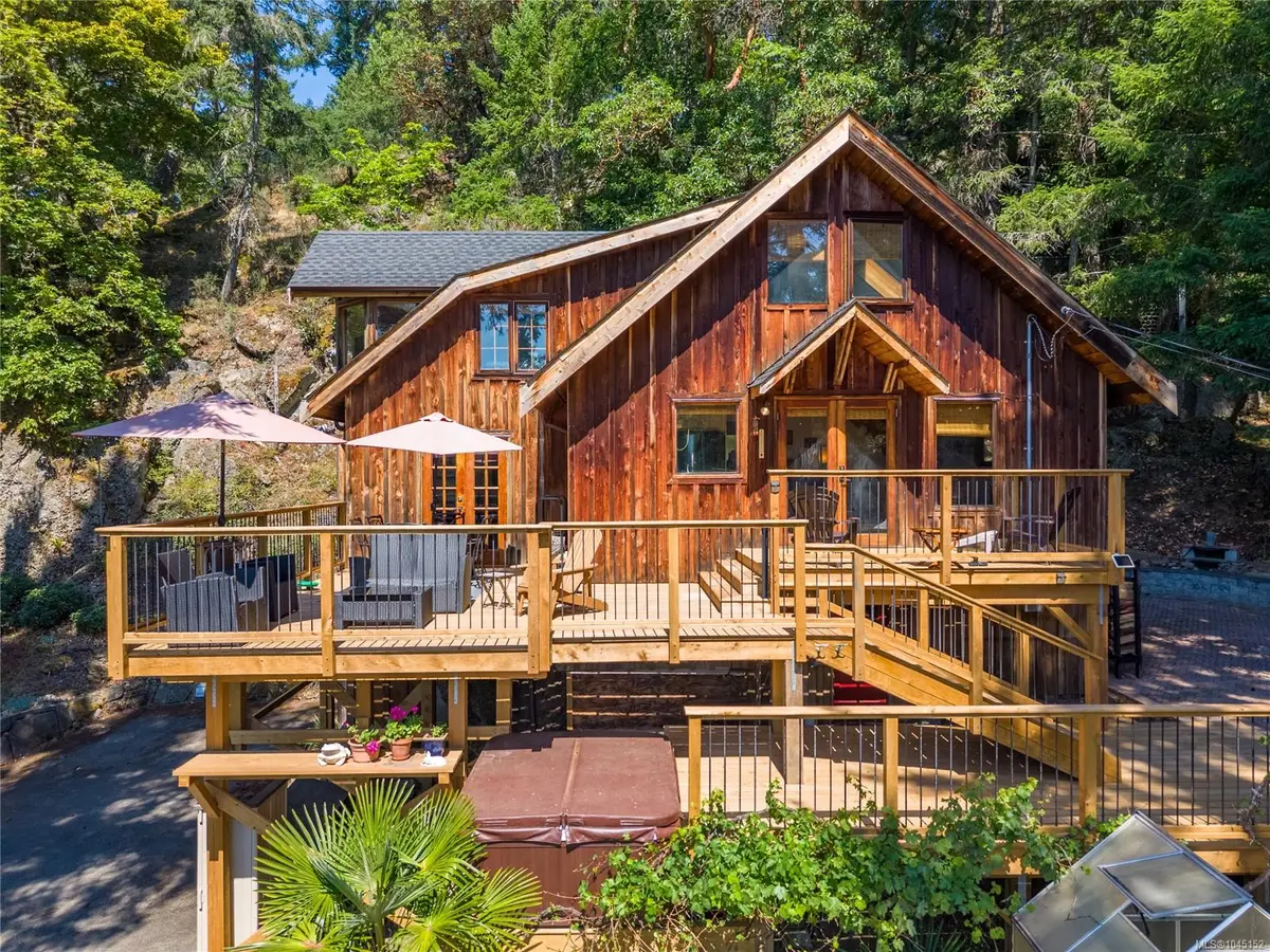 4704 Captains Cres, Pender Island BC V0N 2M2