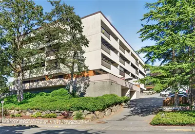 3277 Glasgow Ave #313, Saanich BC V8X 1M3