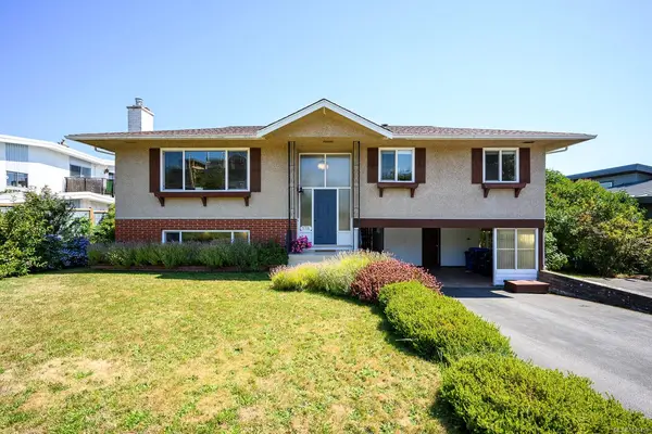 178 Rodello St, Comox BC V9M 1V2 - 4 bed, 3 bath property for sale in Comox