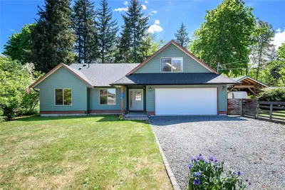 7478 Yake Rd, Fanny Bay BC V0R 1W0