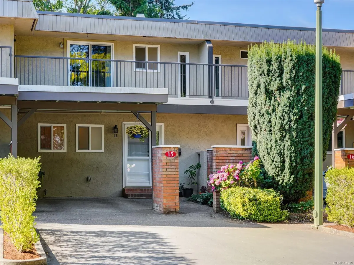 1701 McKenzie Ave #15, Saanich BC V8N 1A6