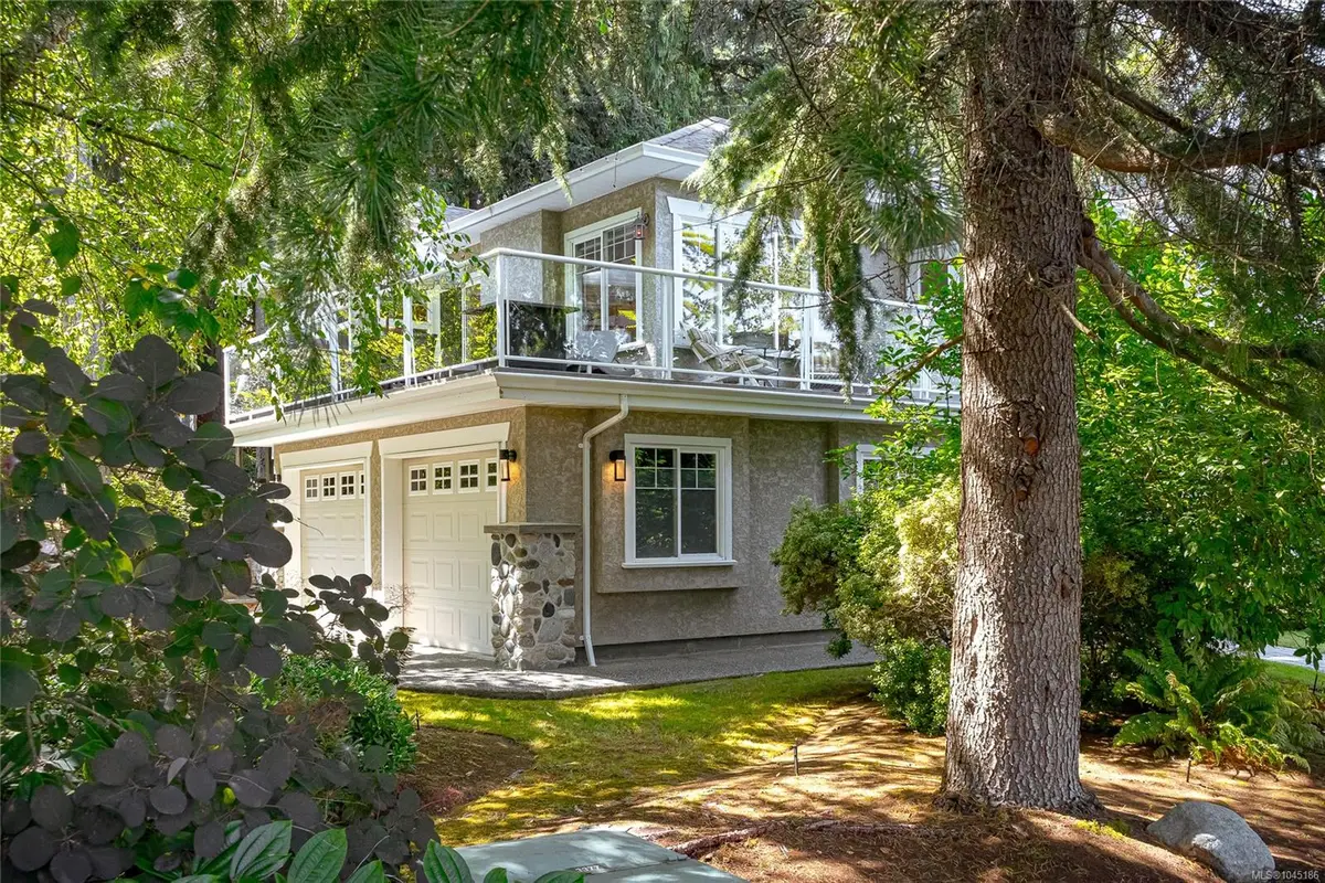 7348 Ridgedown Crt, Central Saanich BC V8M 2H7