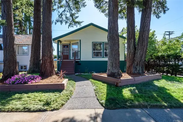 792 12th St, Courtenay BC V9N 1V4 - 4 bed, 2.0 bath in Courtenay