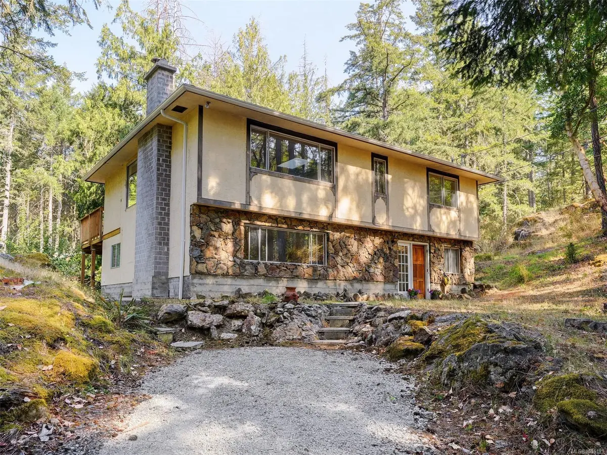 912 Finlayson Arm Rd, Highlands BC V9B 6E6