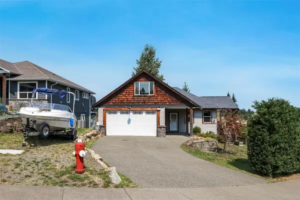 2712 Rydal Ave, Cumberland BC V0R 1S0 - 5 bed, 3.0 bath in Cumberland