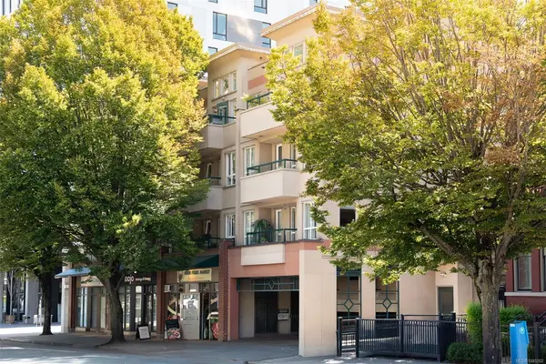1015 Johnson St #403, Victoria BC V8V 3N6 - 2 bed, 2.0 bath in Victoria