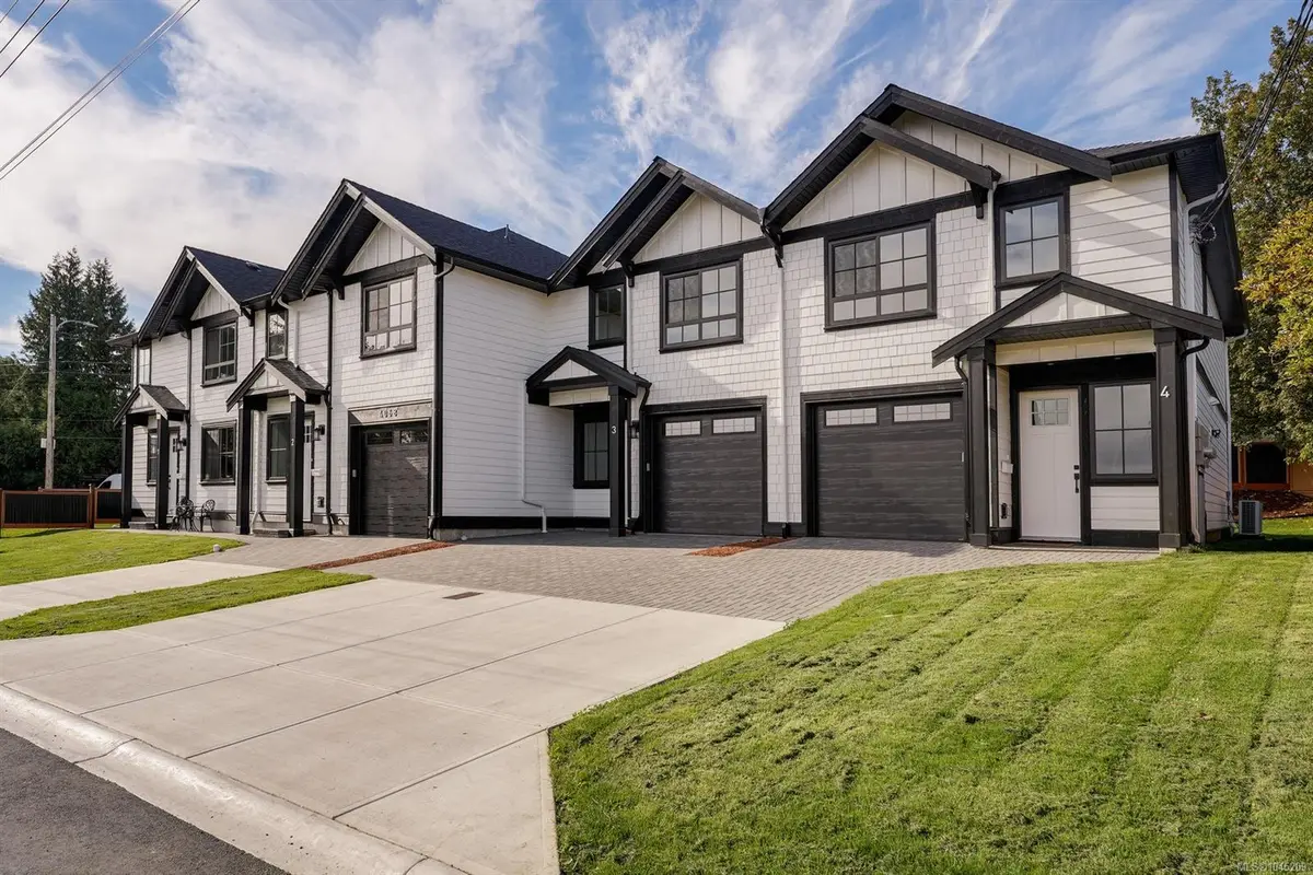 4068 Tuxedo Dr #2, Saanich BC V8X 2L3